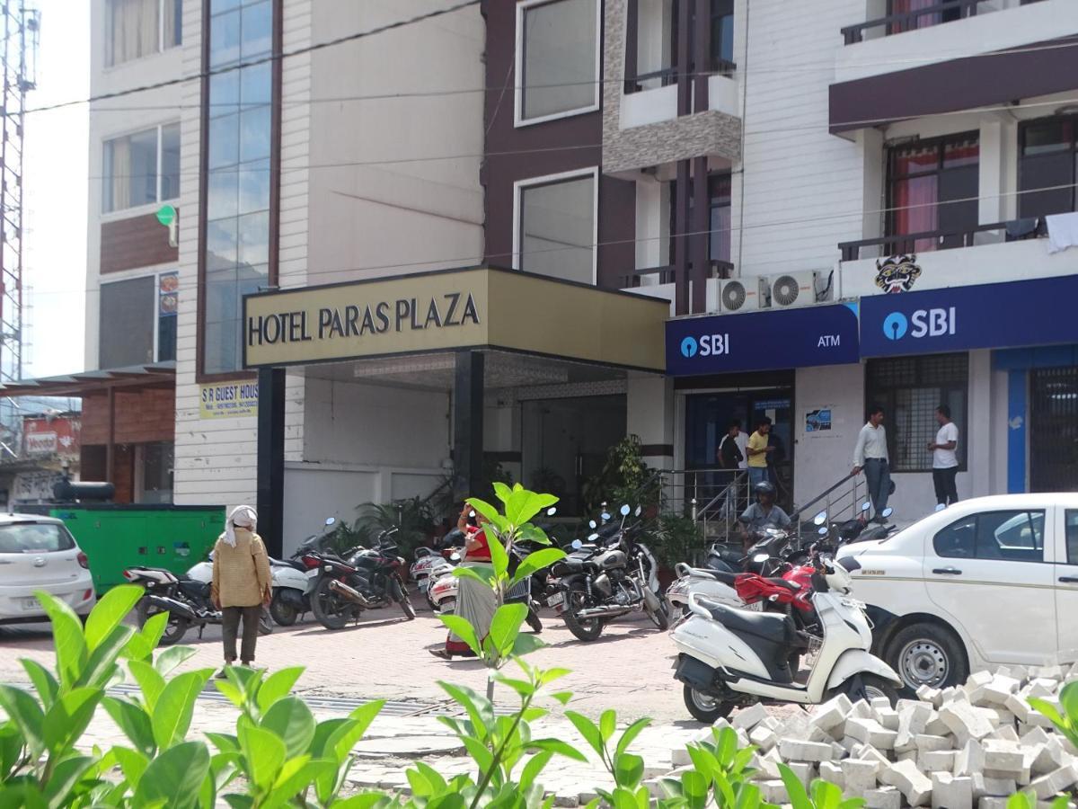 Hotel Paras Plaza Risikés Kültér fotó